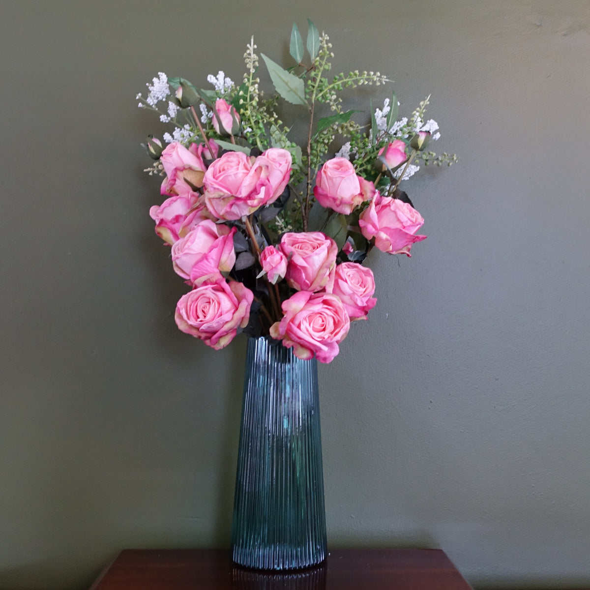 28cm Green Ridged Glass Vase – image 2
