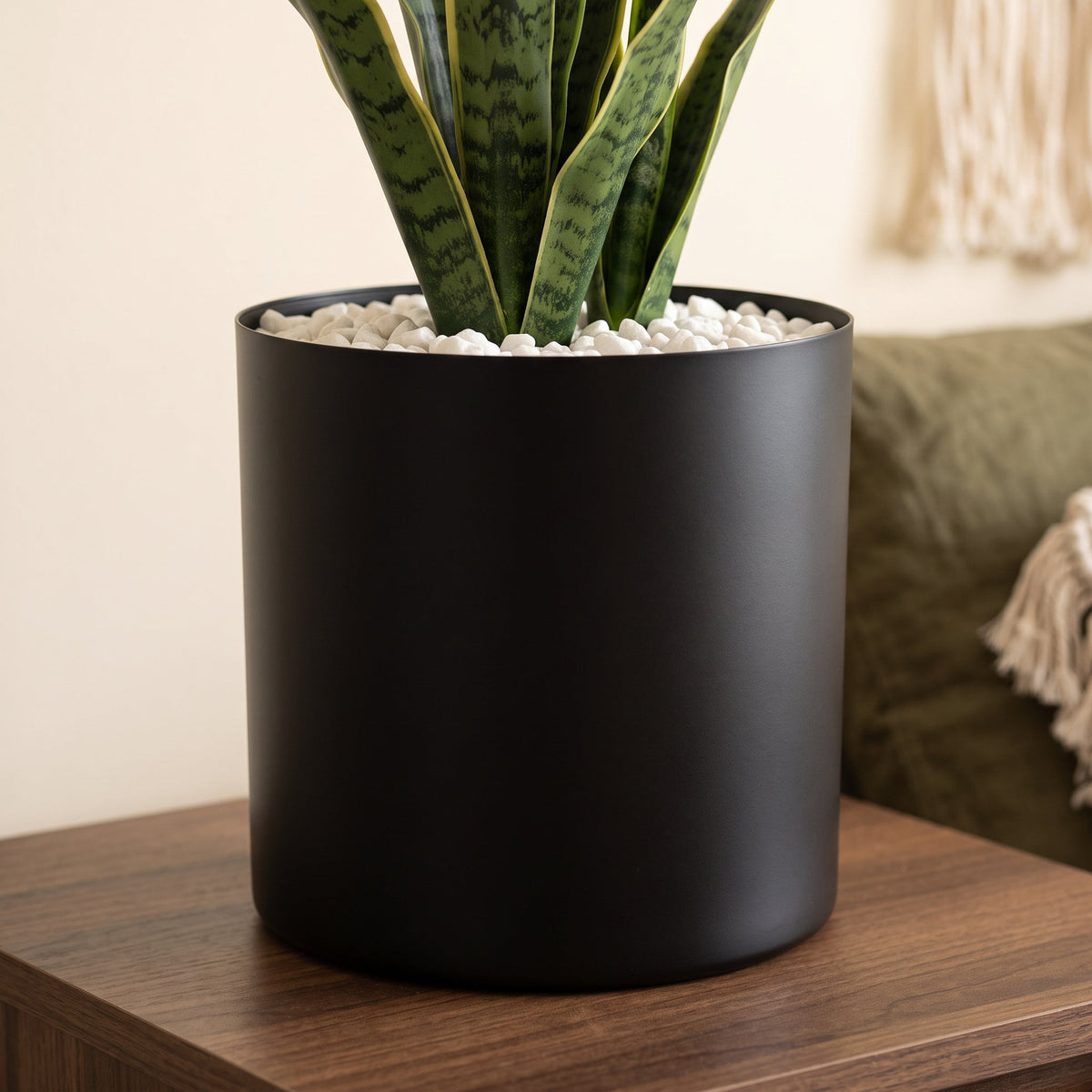 Leaf Metal Planter Plant Pot 20 x 18cm