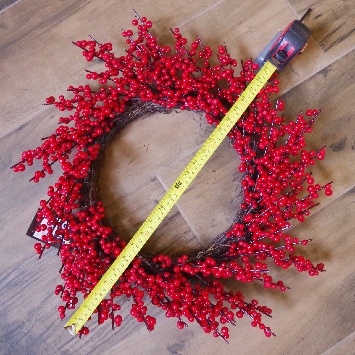 60cm (24") Large Luxury Christmas Artificial Red Berry Floristry Wreath – image 5