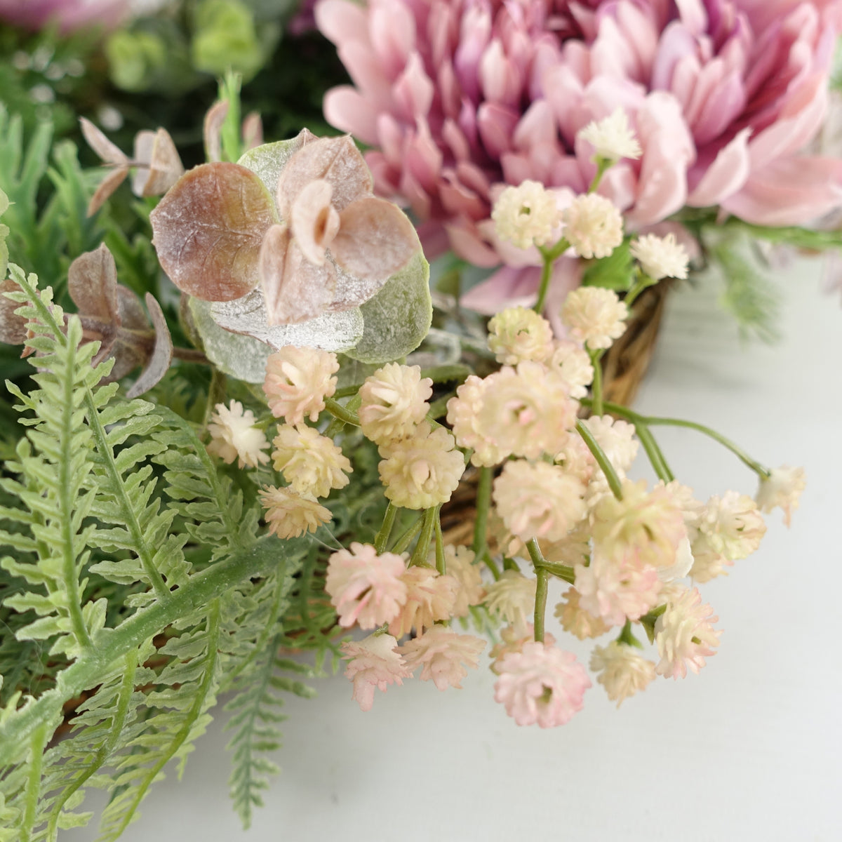 45cm Artificial Pink Floral Wreath – image 4