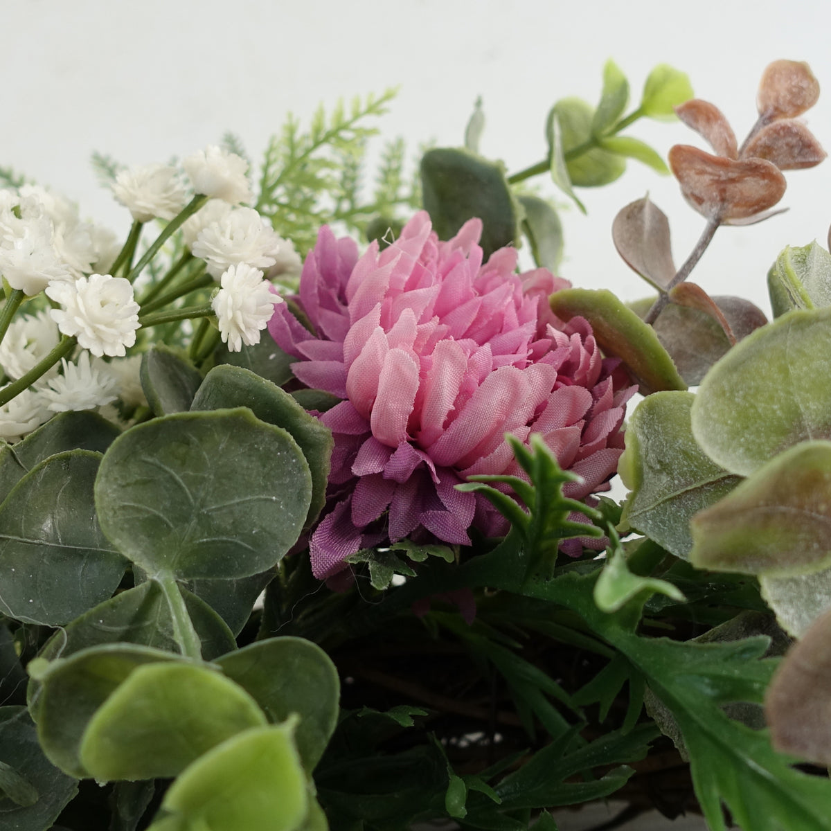 45cm Artificial Pink Floral Wreath – image 7