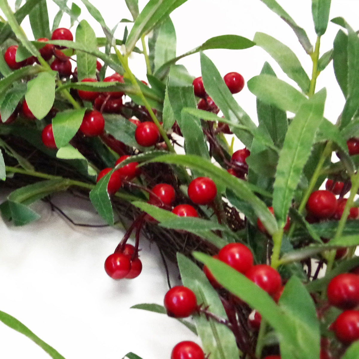 60cm (24") Large Luxury Christmas Artificial Mistletoe Leaf and Red Berry Floristry Wreath – image 3