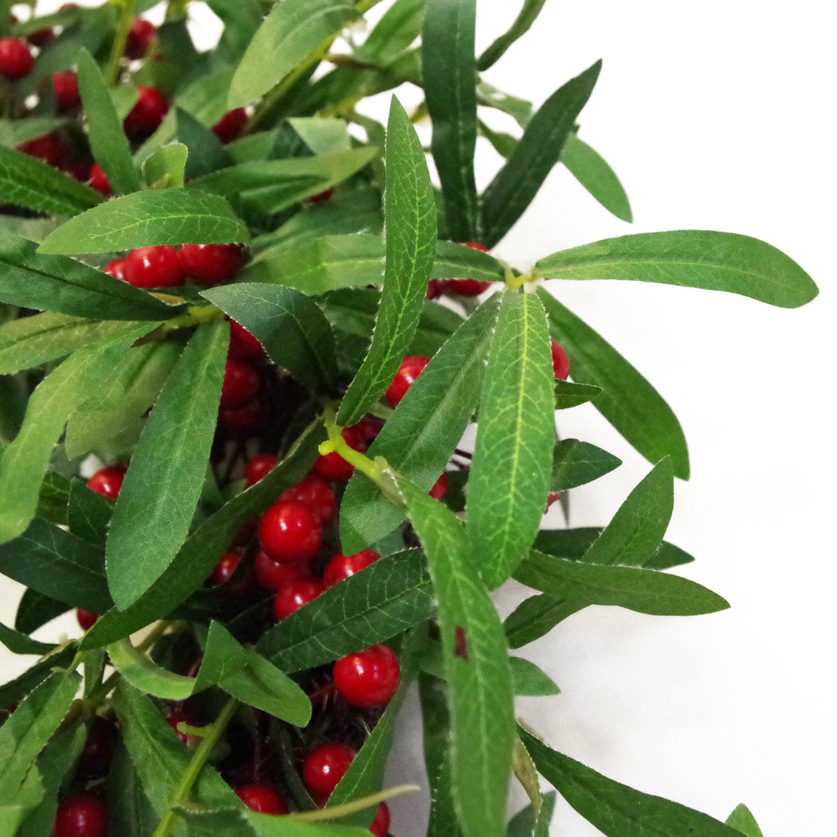 60cm (24") Large Luxury Christmas Artificial Mistletoe Leaf and Red Berry Floristry Wreath – image 2