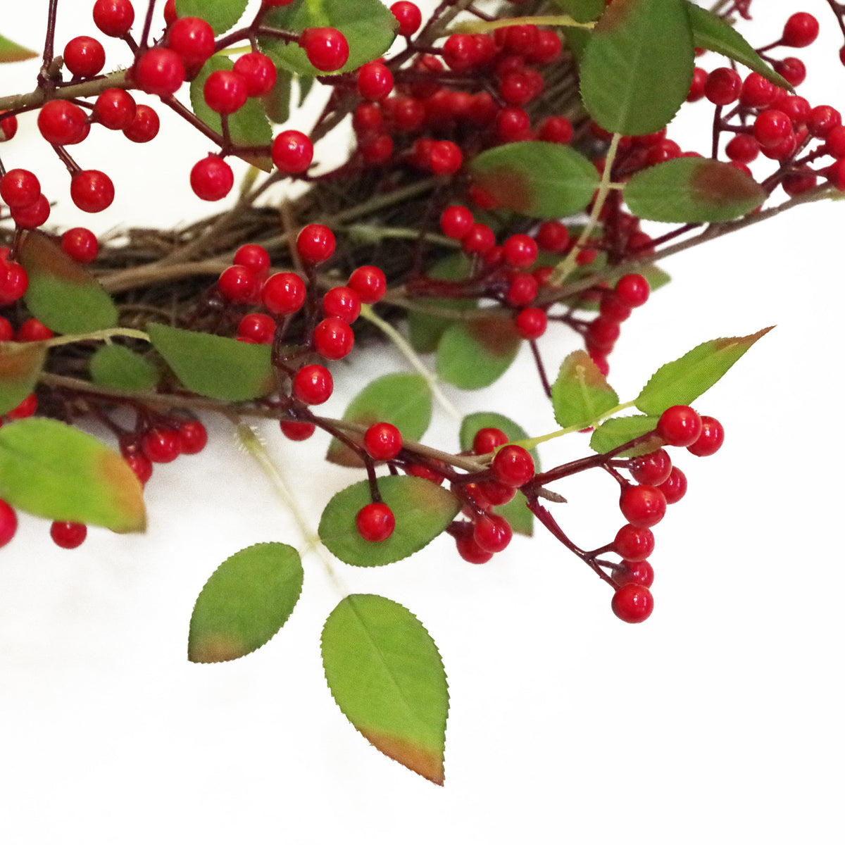 60cm (24") Large Luxury Christmas Natural Look Artificial Red Berry Floristry Wreath – image 3